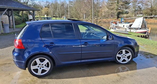 location-VOLKSWAGEN-Montfort-sur-Meu-roadstr