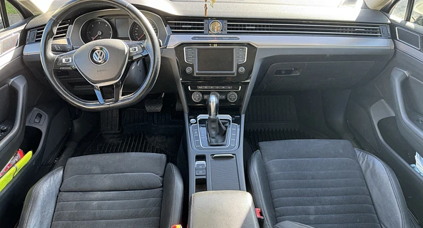 location-VOLKSWAGEN-Calenzana-roadstr