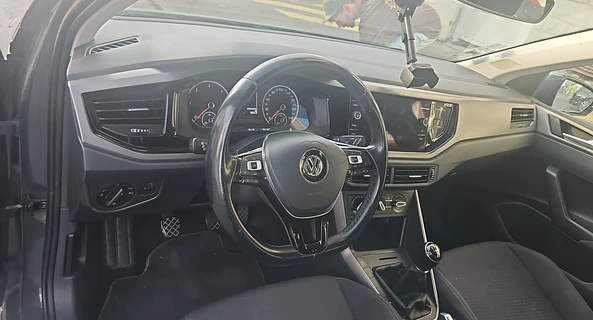 location-VOLKSWAGEN-Annemasse-roadstr