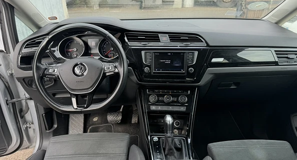 location-VOLKSWAGEN-Nice-roadstr