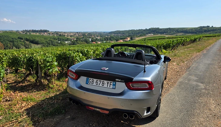 location-ABARTH-Porte des Pierres Dorées-roadstr