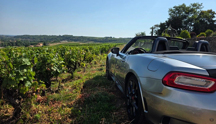location-ABARTH-Porte des Pierres Dorées-roadstr
