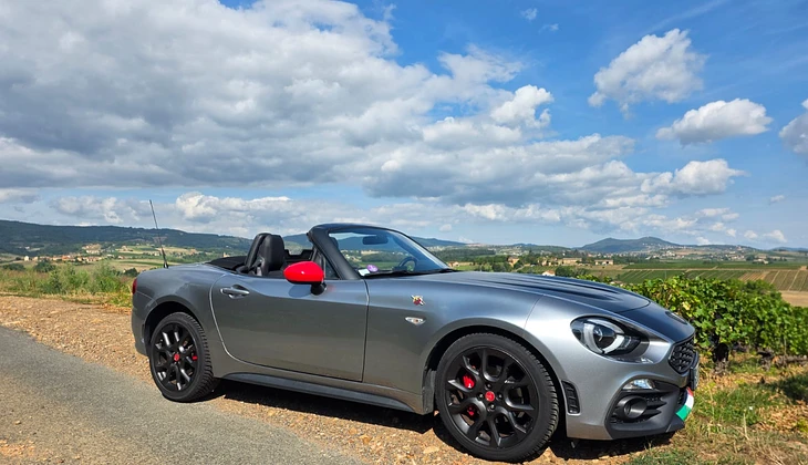 location-ABARTH-Porte des Pierres Dorées-roadstr