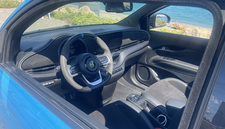 location-ABARTH-Antibes-roadstr