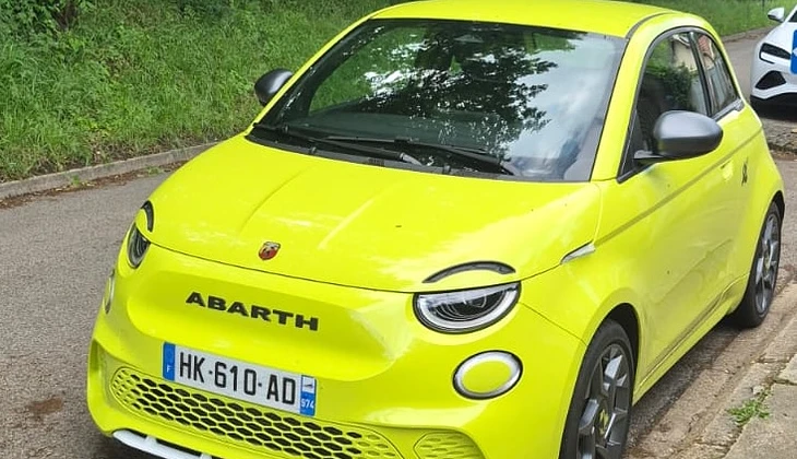 location-ABARTH-Paris-roadstr