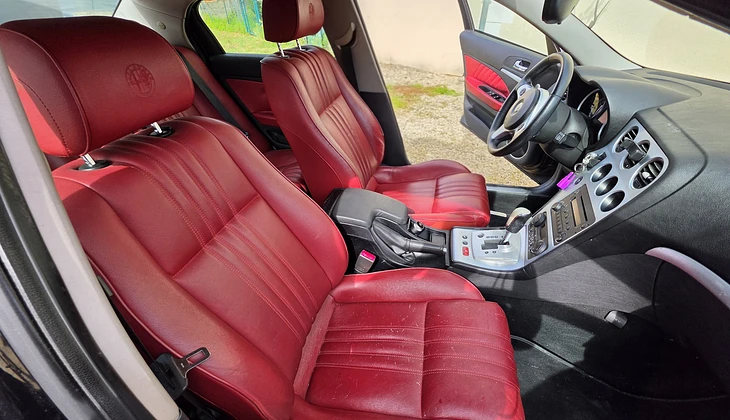 location-ALFA ROMEO-Saint-Martin-la-Pallu-roadstr