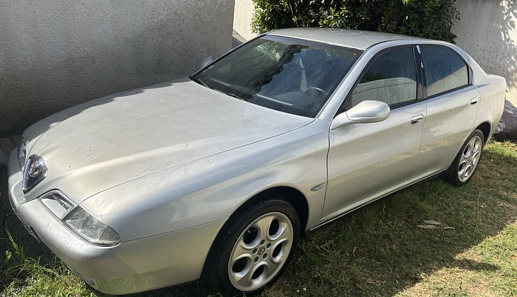 location-ALFA ROMEO-Solliès-Pont-roadstr