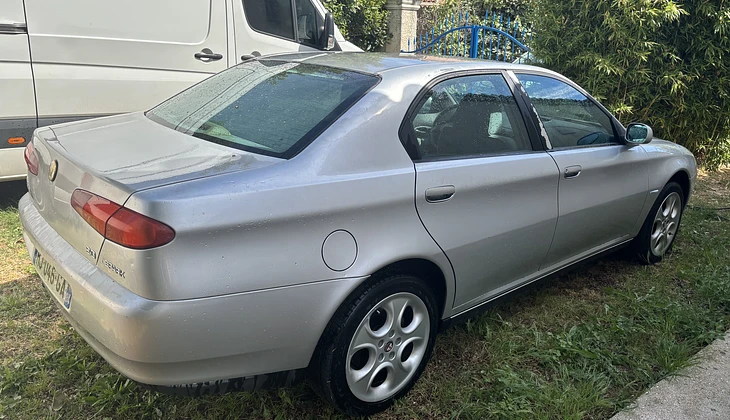 location-ALFA ROMEO-Solliès-Pont-roadstr