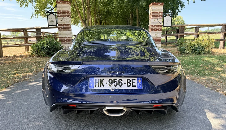location-ALPINE-Aix-en-Provence-roadstr