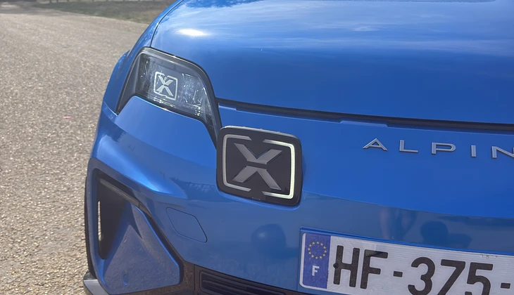 location-ALPINE-Garches-roadstr