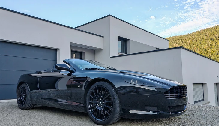 location-ASTON MARTIN-Jougne-roadstr