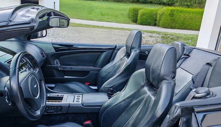 location-ASTON MARTIN-Jougne-roadstr