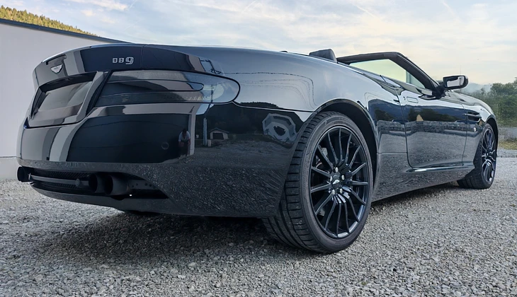 location-ASTON MARTIN-Jougne-roadstr