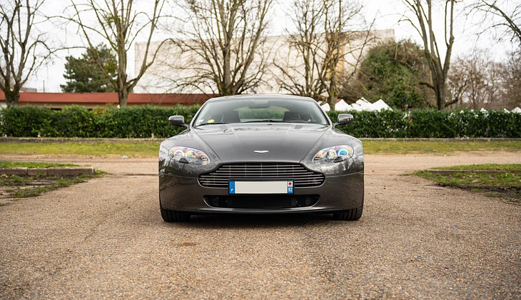 location-ASTON MARTIN-Courbevoie-roadstr