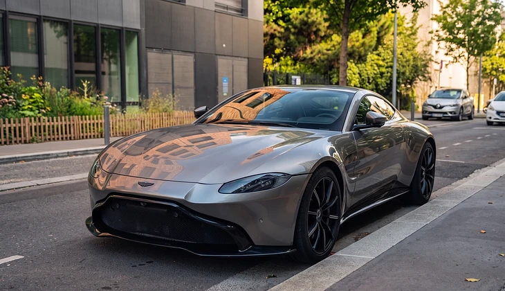 location-ASTON MARTIN-Lyon-roadstr