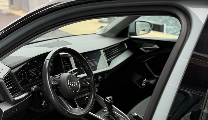 location-AUDI-Menton-roadstr