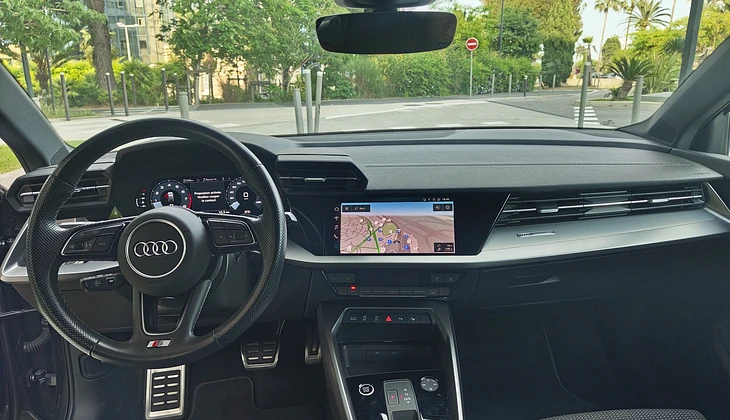 location-AUDI-Nice-roadstr