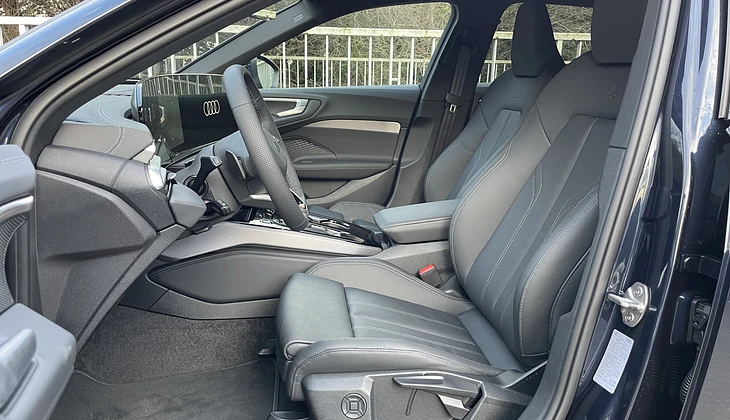 location-AUDI-Paris-roadstr