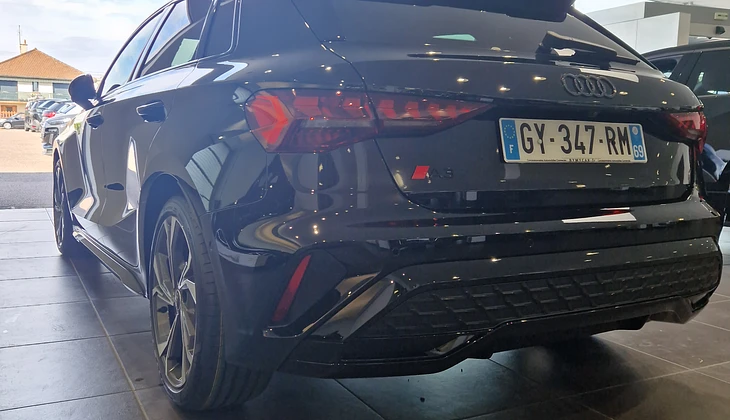 location-AUDI-Lyon-roadstr