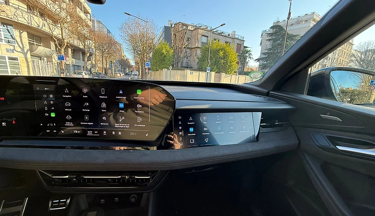 location-AUDI-Paris-roadstr