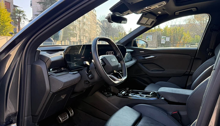 location-AUDI-Paris-roadstr