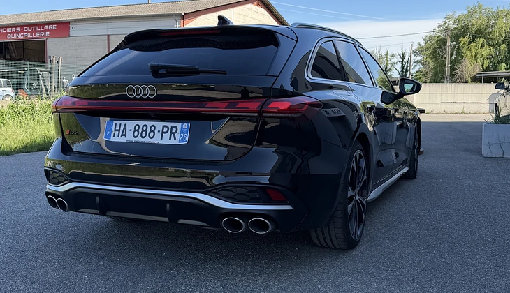 location-AUDI-Montélimar-roadstr