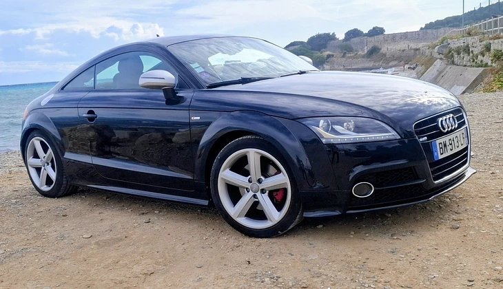 location-AUDI-Auribeau-sur-Siagne-roadstr