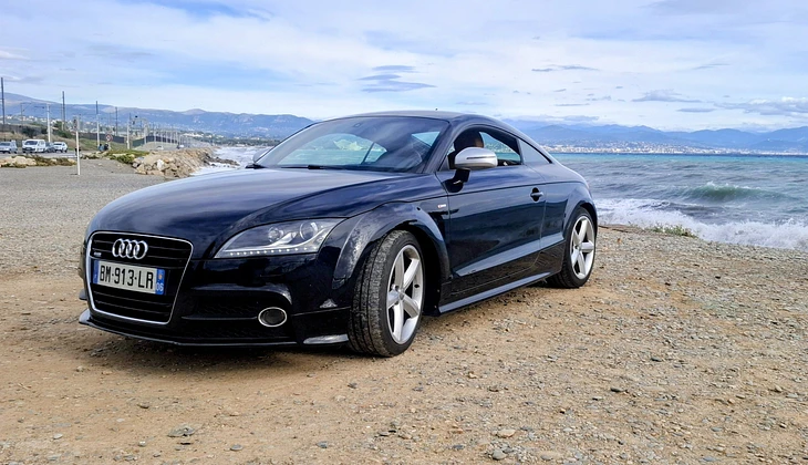 location-AUDI-Auribeau-sur-Siagne-roadstr