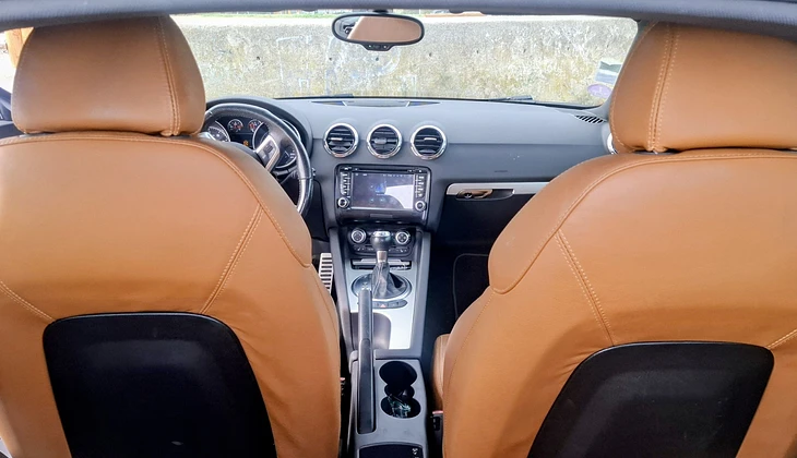 location-AUDI-Auribeau-sur-Siagne-roadstr