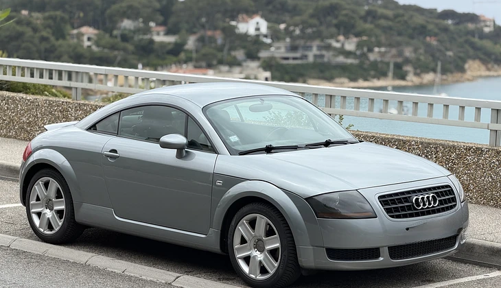 location-AUDI-Chassieu-roadstr