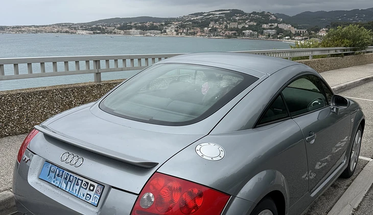 location-AUDI-Chassieu-roadstr