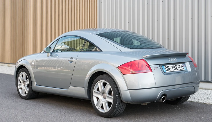 location-AUDI-Chassieu-roadstr