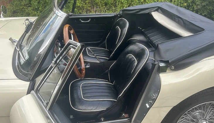 location-AUSTIN HEALEY-Courbevoie-roadstr