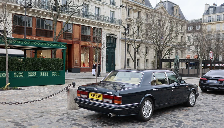 location-BENTLEY-Paris-roadstr