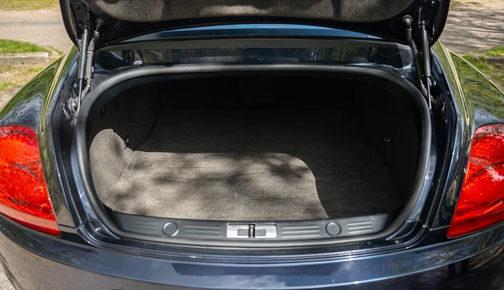 location-BENTLEY-Courbevoie-roadstr