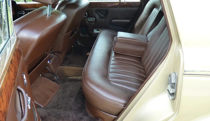 location-BENTLEY-Privas-roadstr