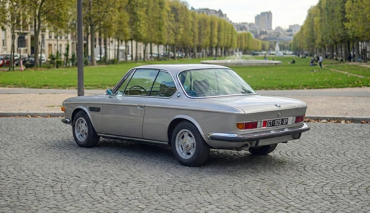 location-BMW-Paris-roadstr