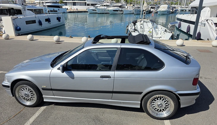 location-BMW-Villeneuve-Loubet-roadstr