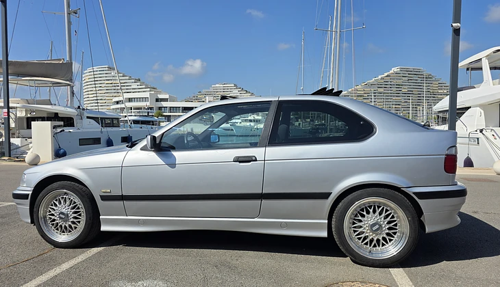 location-BMW-Villeneuve-Loubet-roadstr