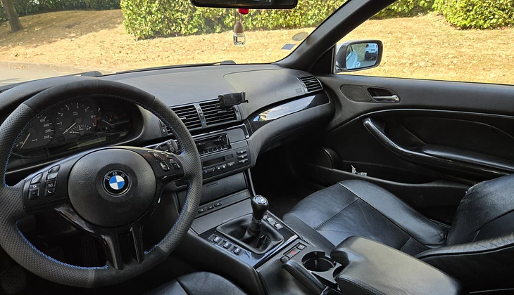 location-BMW-Issy-les-Moulineaux-roadstr