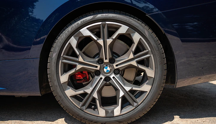 location-BMW-Nice-roadstr