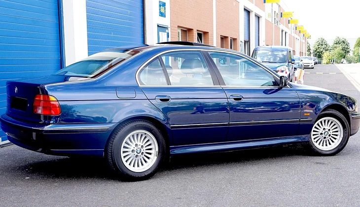 location-BMW-Clamart-roadstr