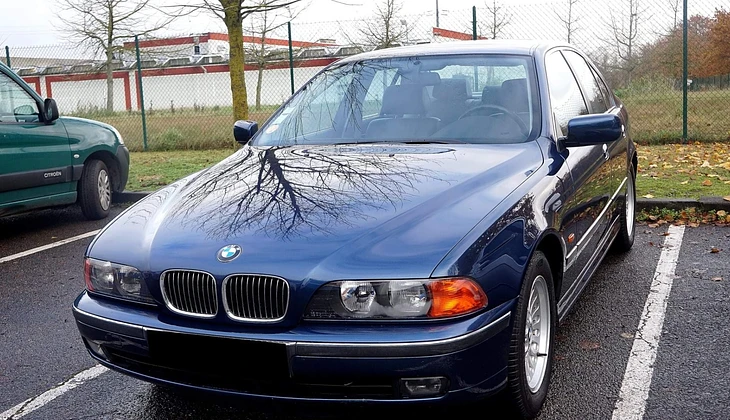 location-BMW-Clamart-roadstr