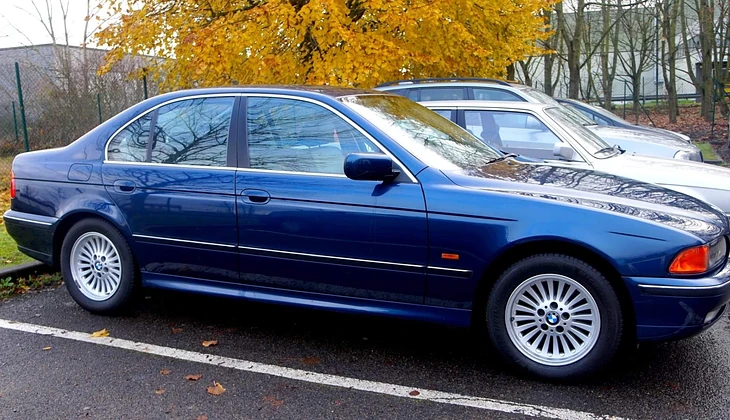 location-BMW-Clamart-roadstr