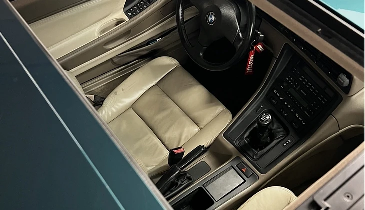 location-BMW-Courbevoie-roadstr