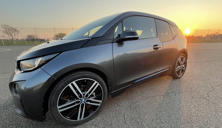 location-BMW-Versailles-roadstr