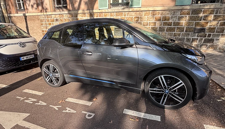 location-BMW-Versailles-roadstr