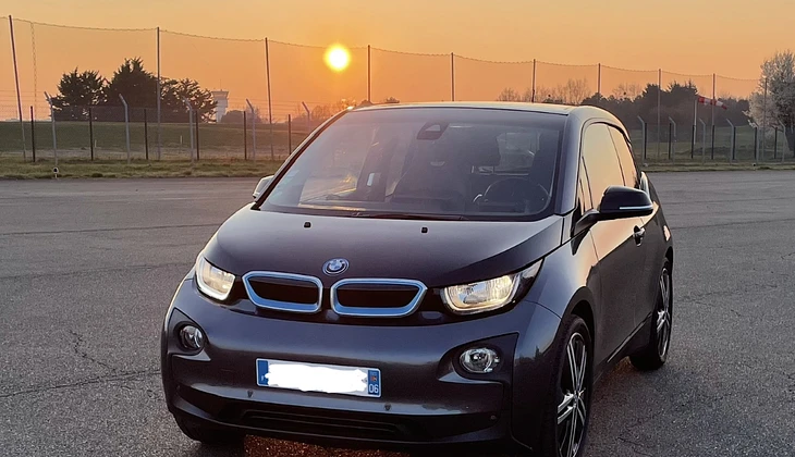 location-BMW-Versailles-roadstr