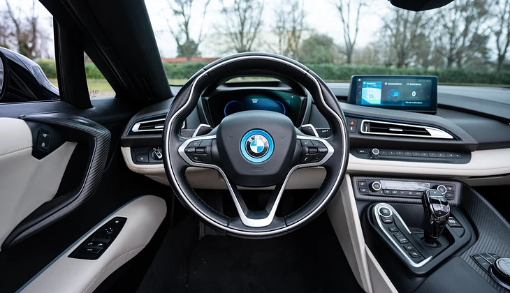 location-BMW-Courbevoie-roadstr