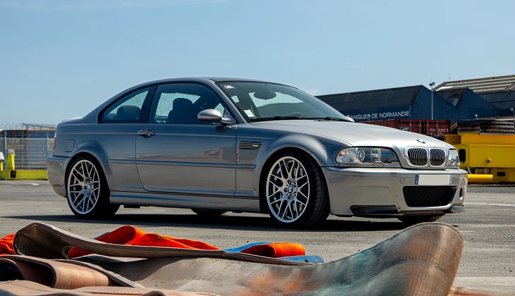 location-BMW-Marquefave-roadstr